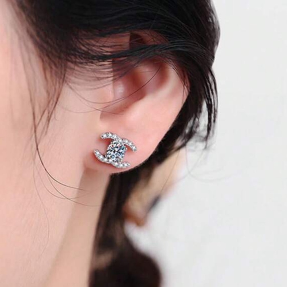 New To Bosh B 💎 | Lux Style 18k Gold Plated Moissanite Diamond Earrings - Picture 5 of 6